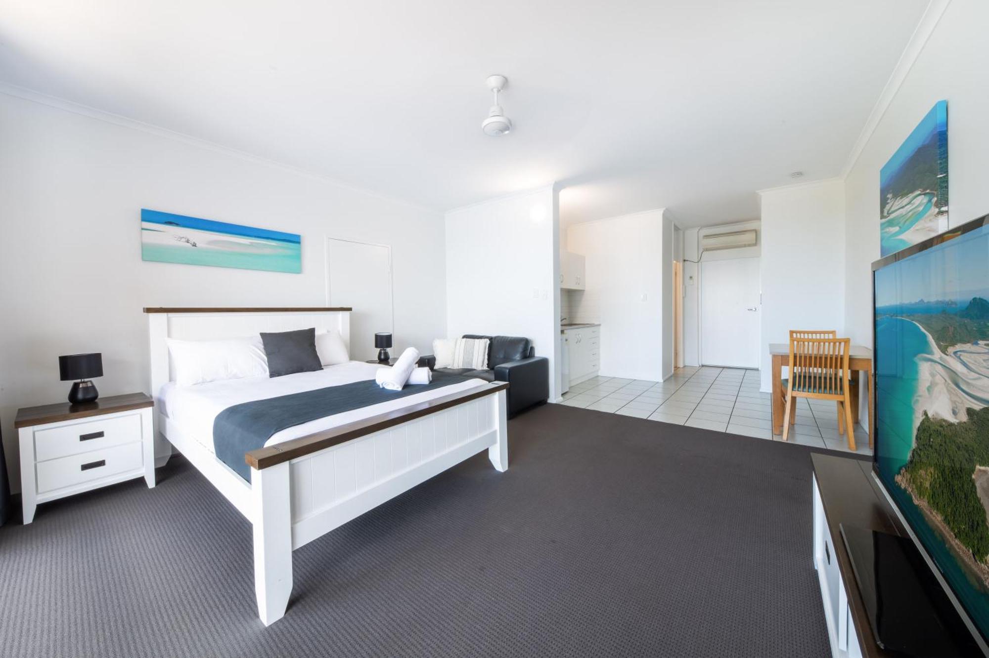Ocean Views At Whitsunday Terraces Aparthotel Airlie Beach