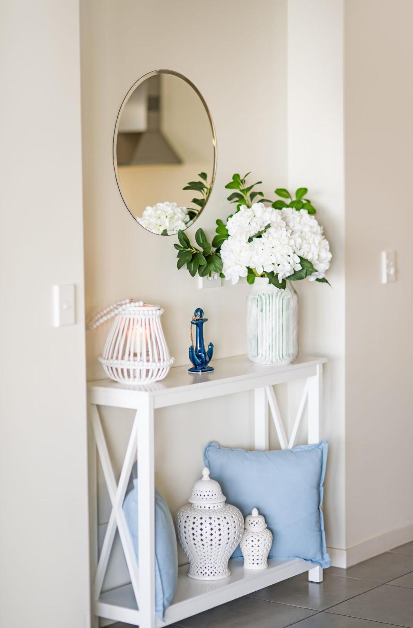Apartment Coastal Charm On Airlie Airlie Beach