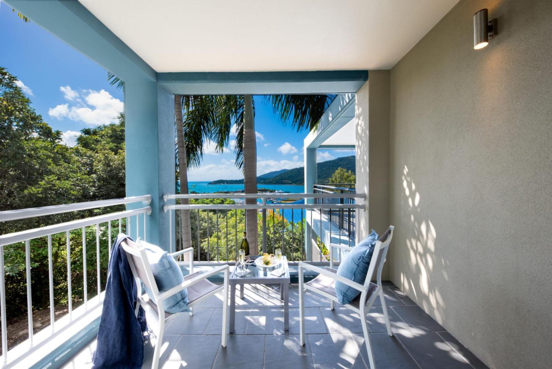 Apartment Coastal Charm On Airlie