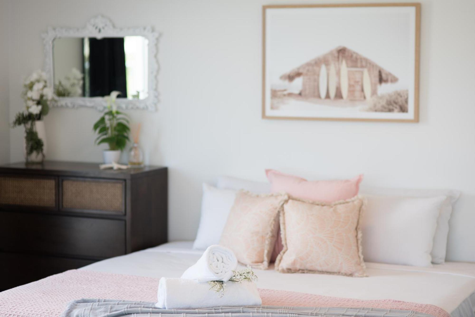 Ocean Dreams On Airlie - Premiere Apartment