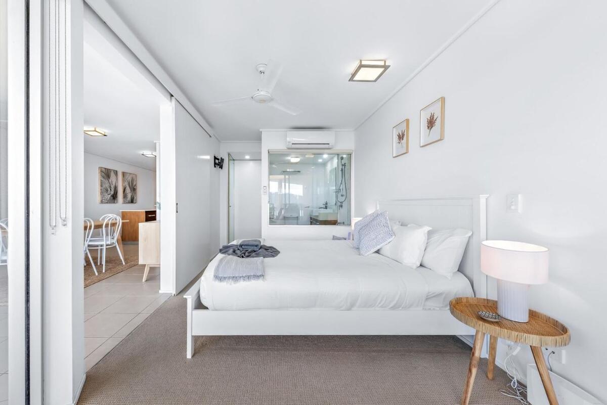 Serenity And Views At Searene 21 Apartment *