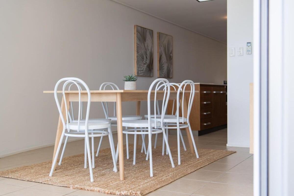 Serenity And Views At Searene 21 Apartment *