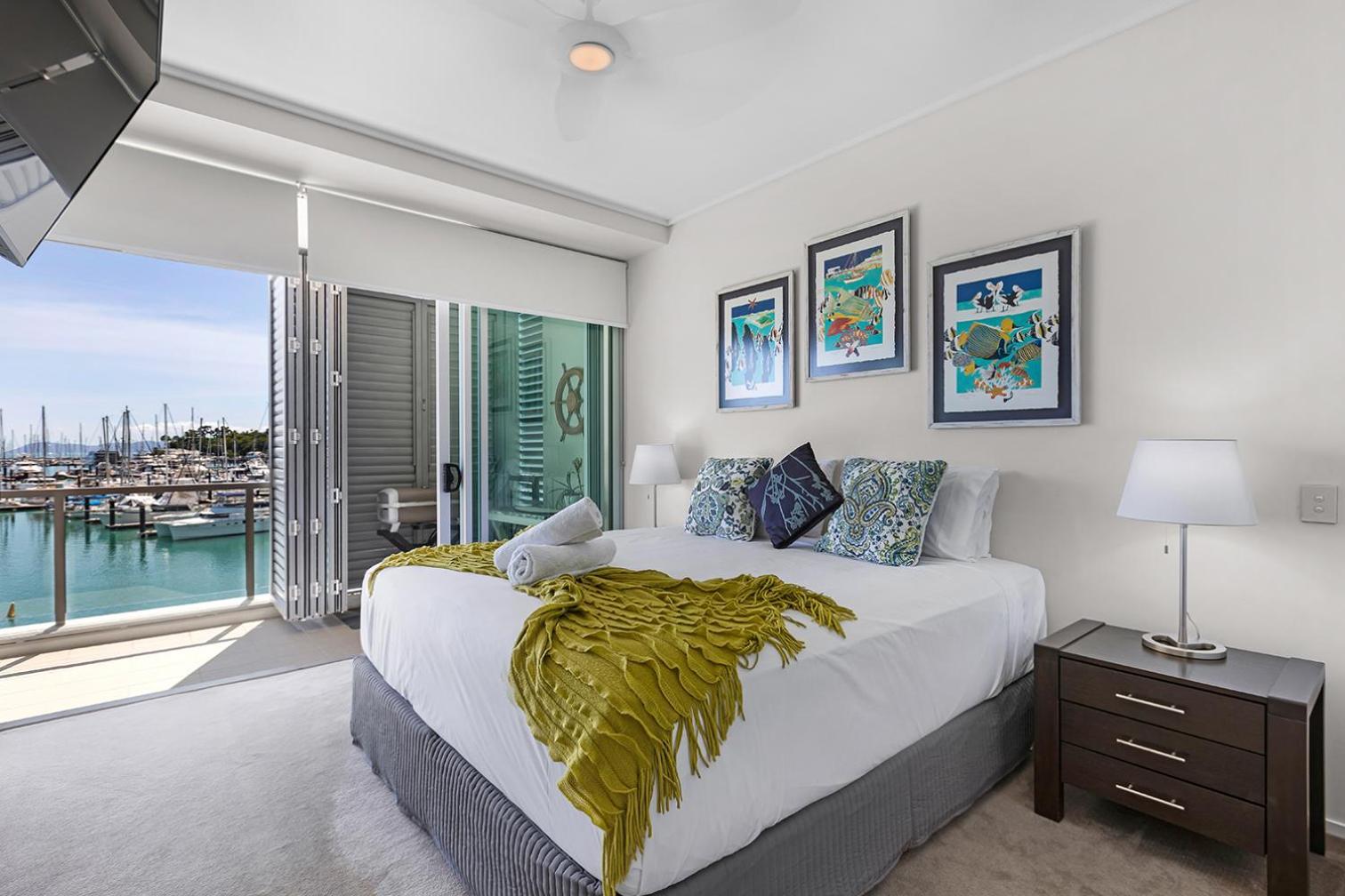 Peninsula Airlie 5*