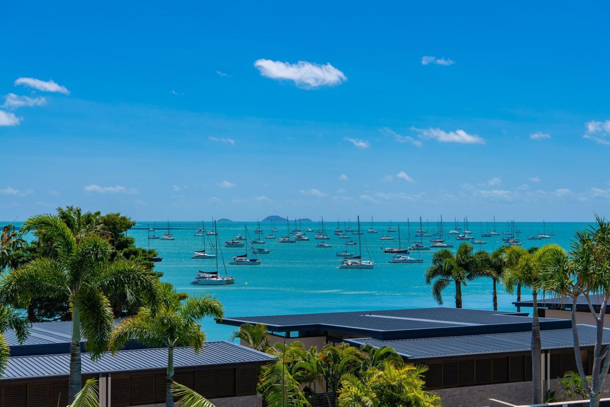 Mirage Whitsundays 4* Airlie Beach