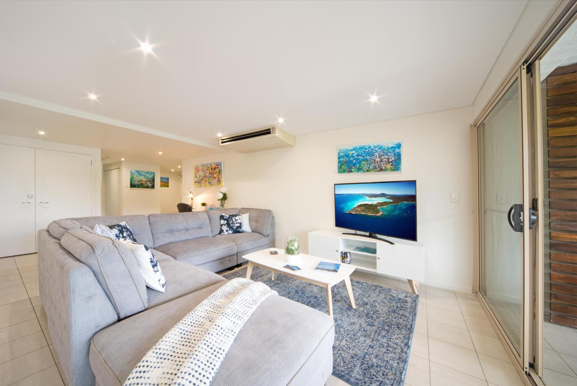 Phil's Place On Airlie Apartment Airlie Beach