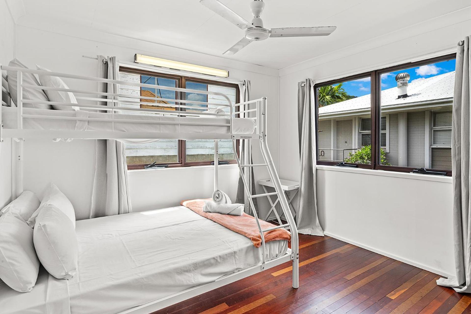 Sailor's Lookout * Airlie Beach