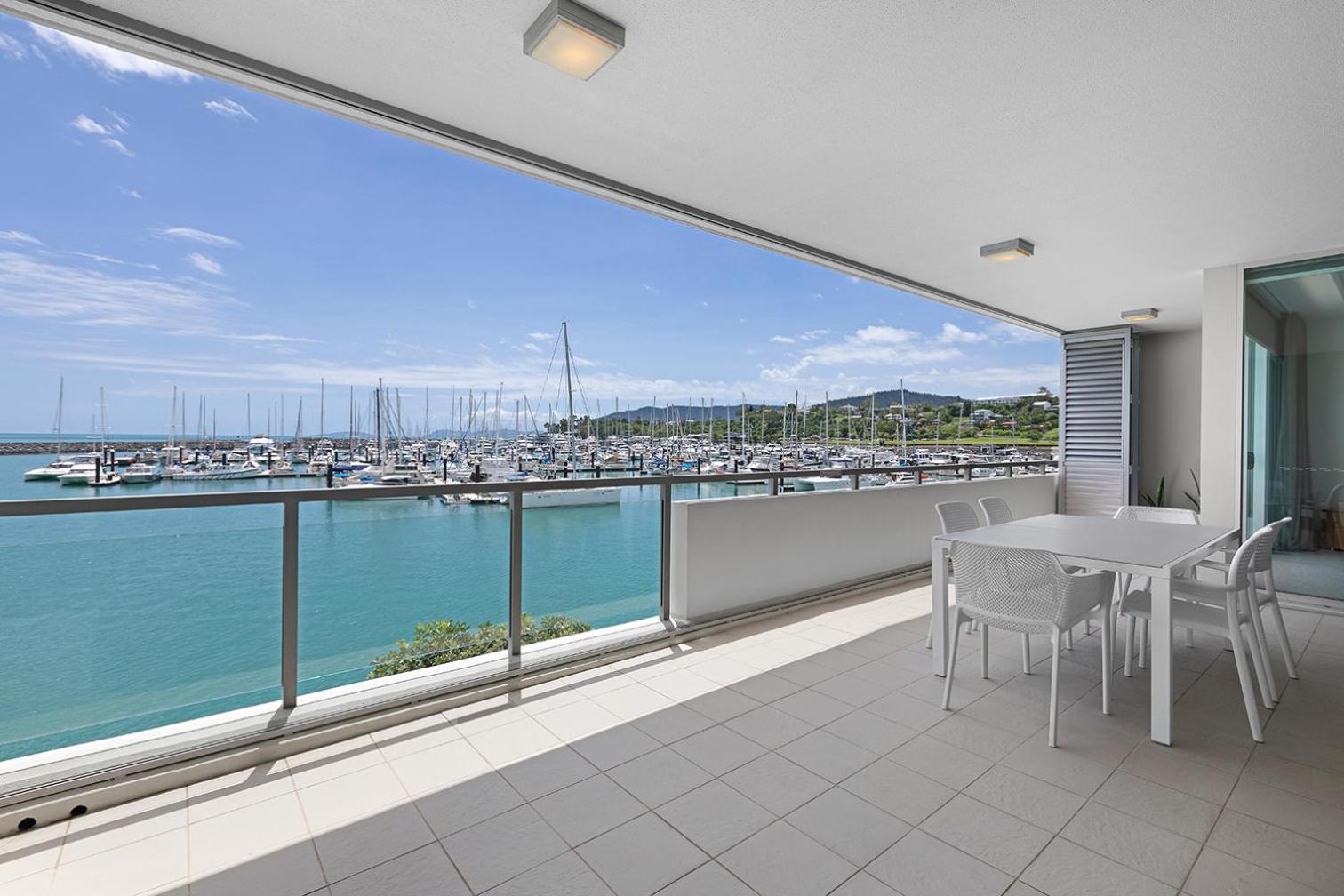 Aparthotel Peninsula Airlie 5*