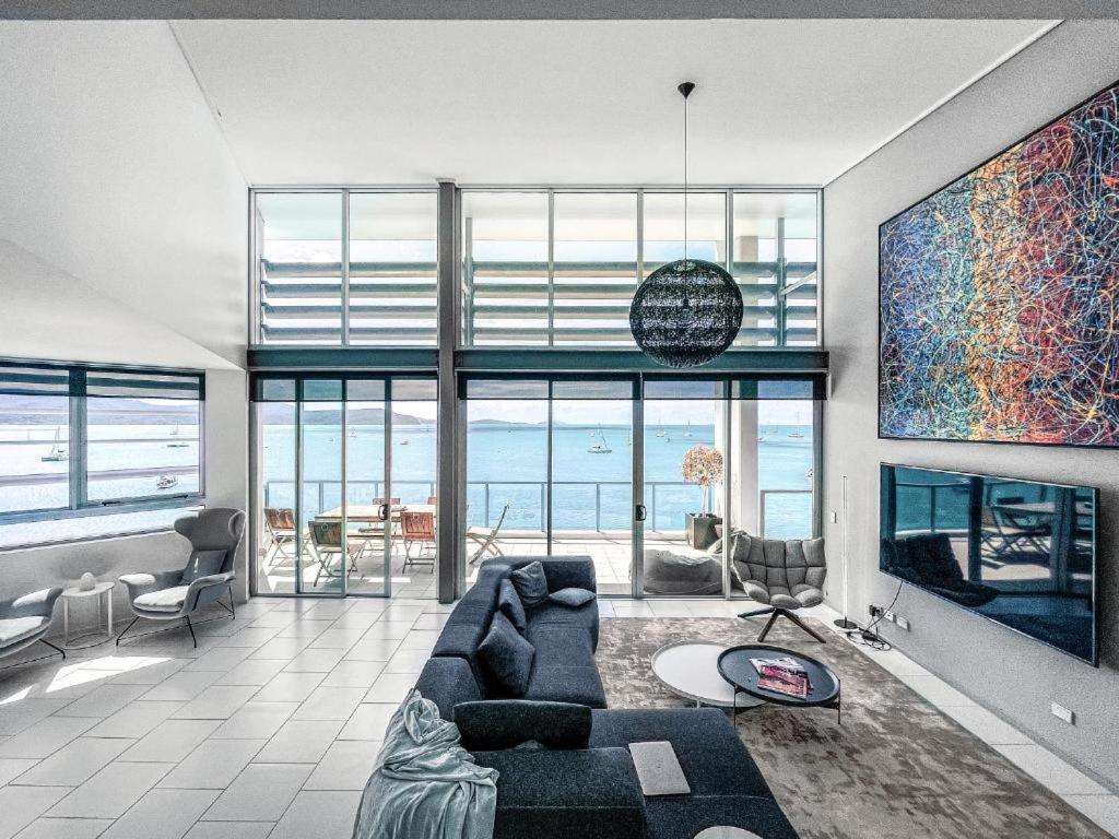 Peninsula Airlie 5*
