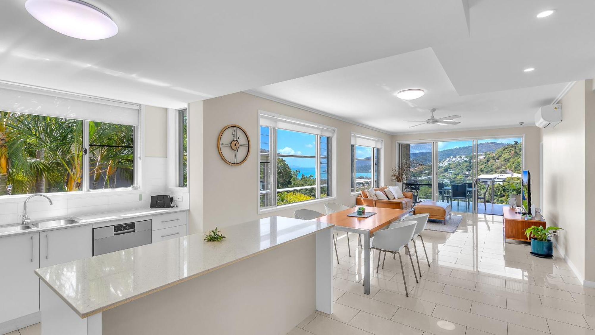 30 Airlie Bliss At The Summit * Airlie Beach