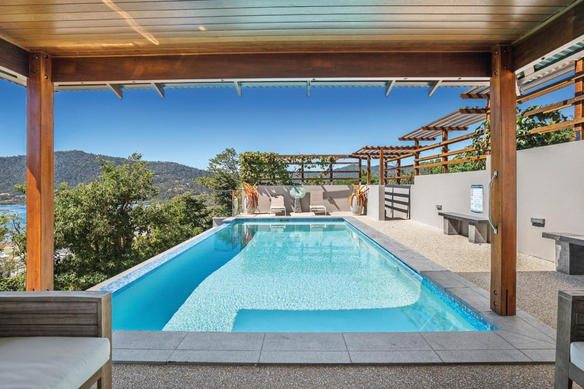 Holiday home Relax & Daydream At 2 Elementa Airlie Beach