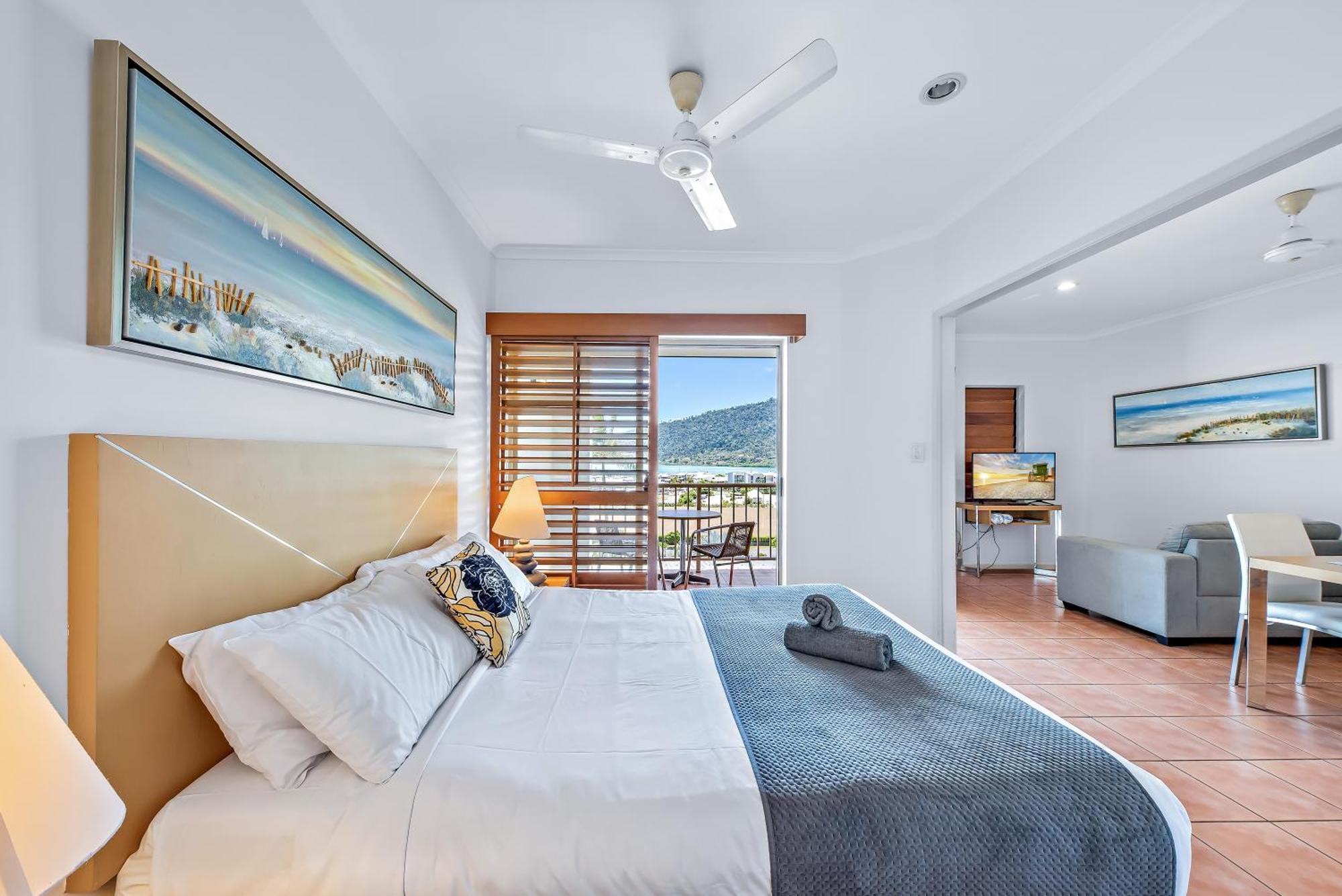 Haven 17b Ocean View * Airlie Beach