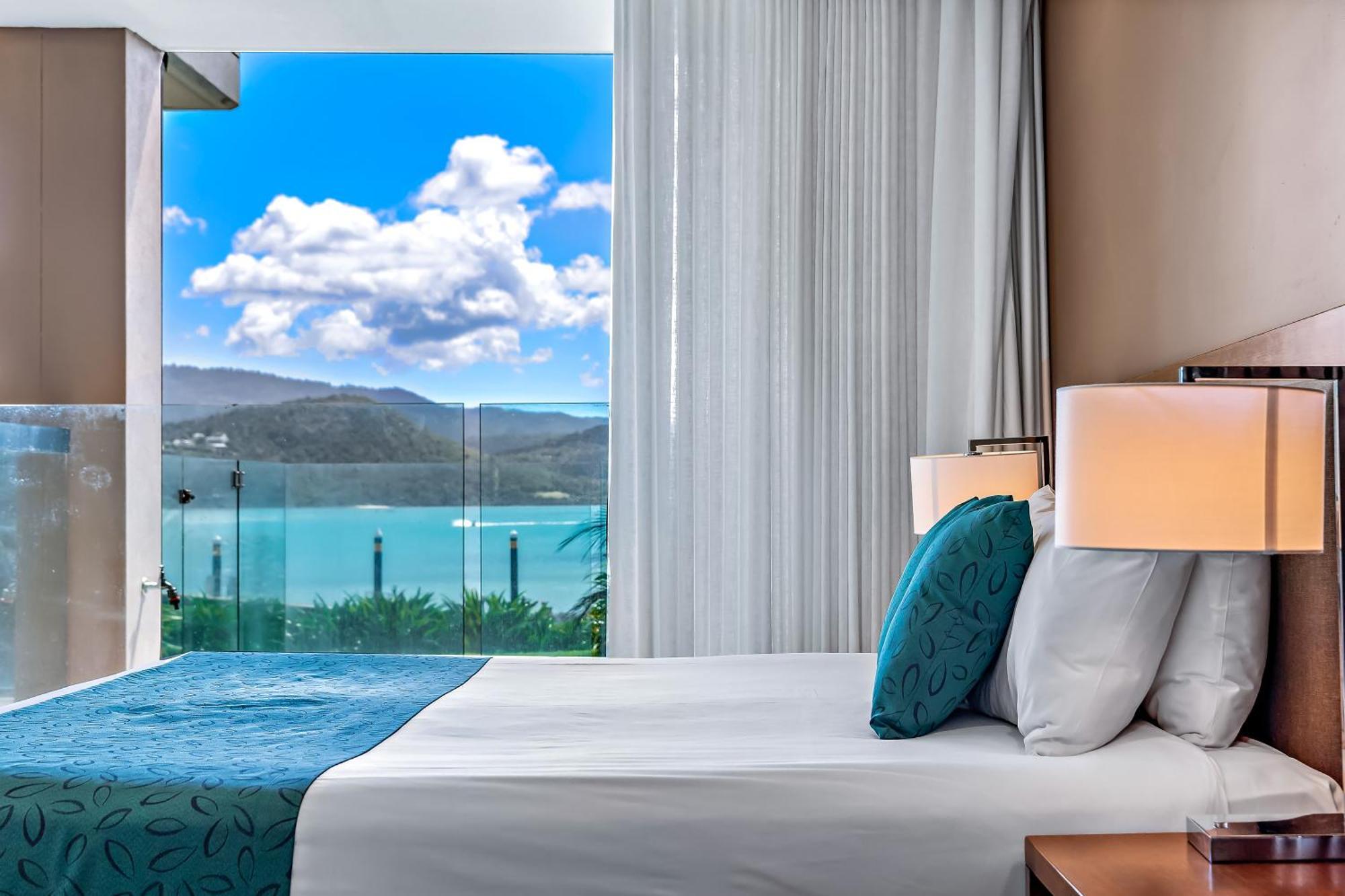 Mirage Whitsundays 4* Airlie Beach