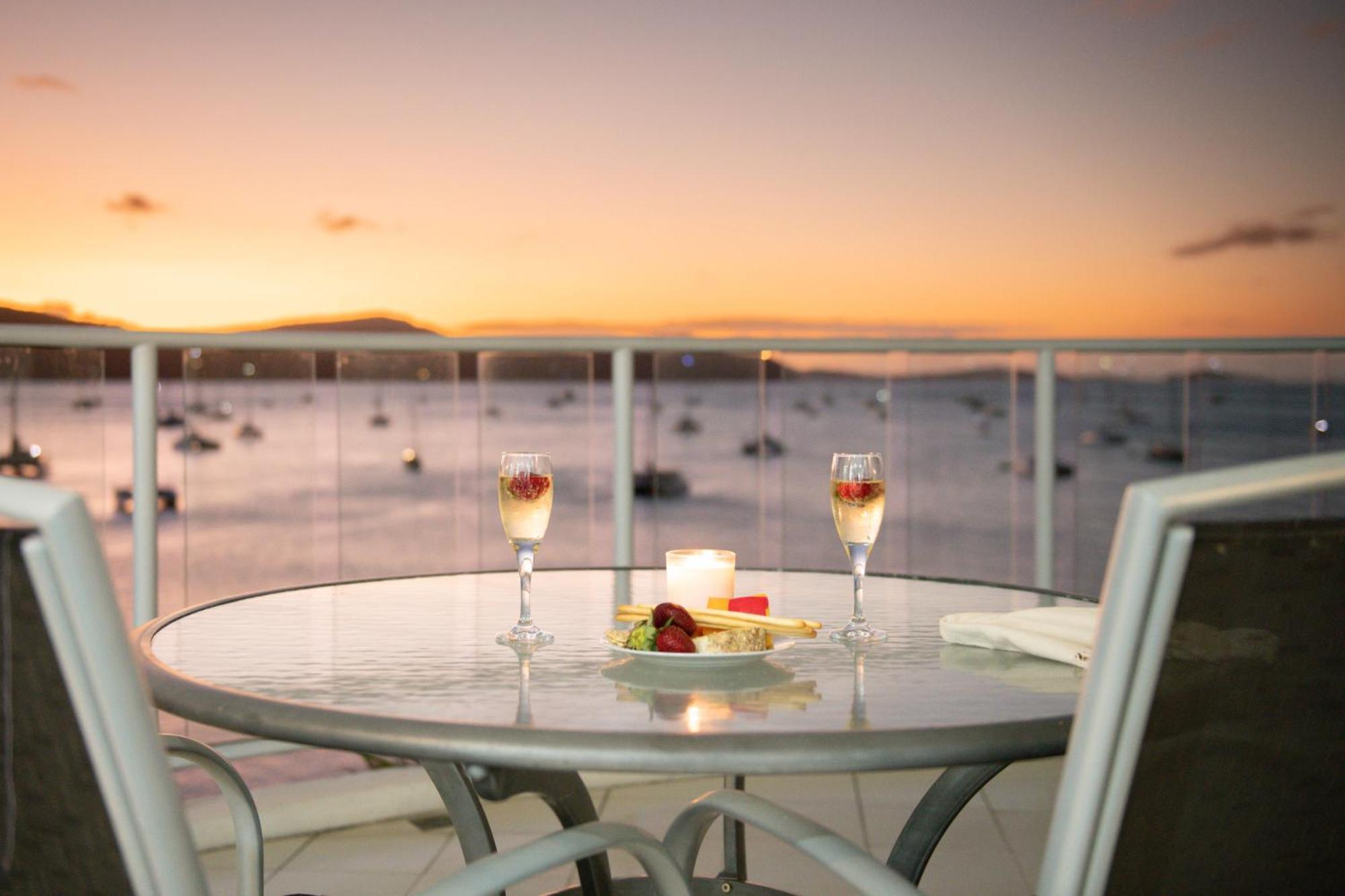 Penthouse Oasis On Airlie *