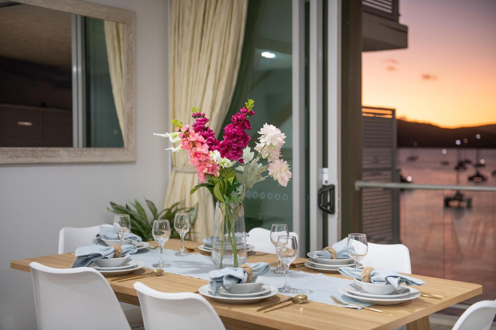 Apartment Penthouse Oasis On Airlie Airlie Beach