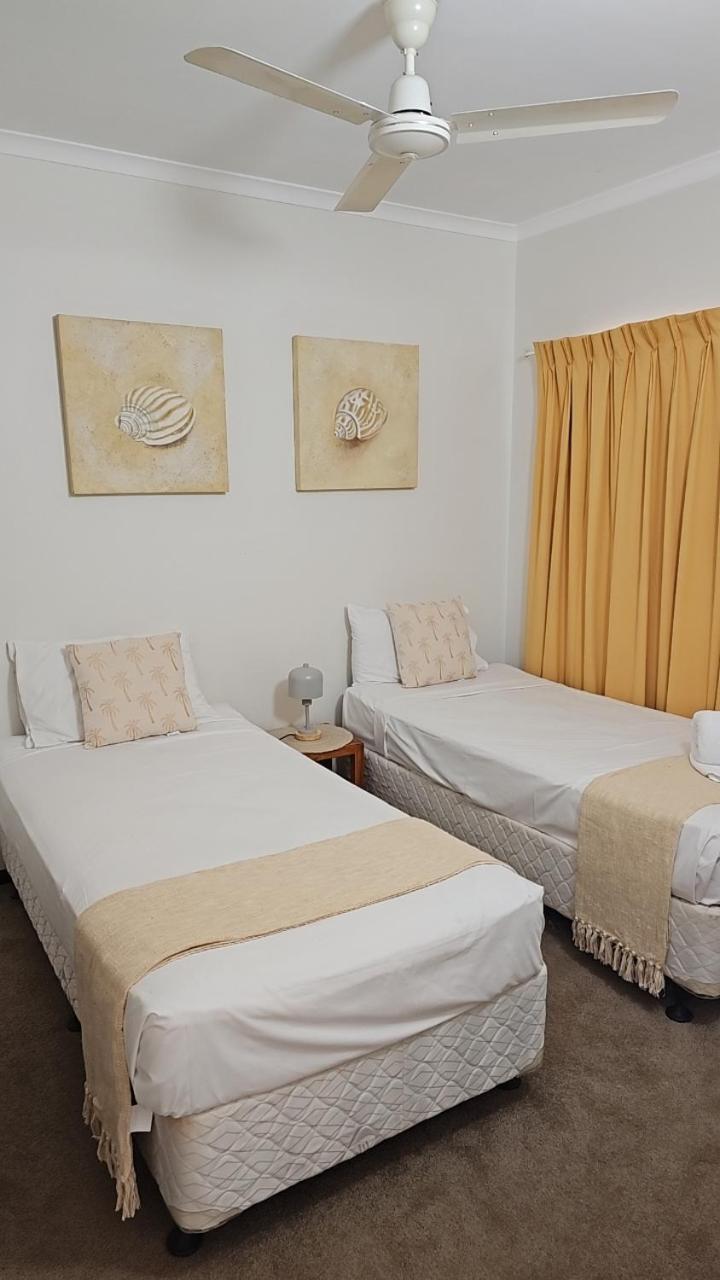 Airlie Seaview Aparthotel 4*