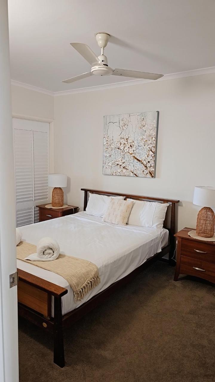 Airlie Seaview Aparthotel 4*