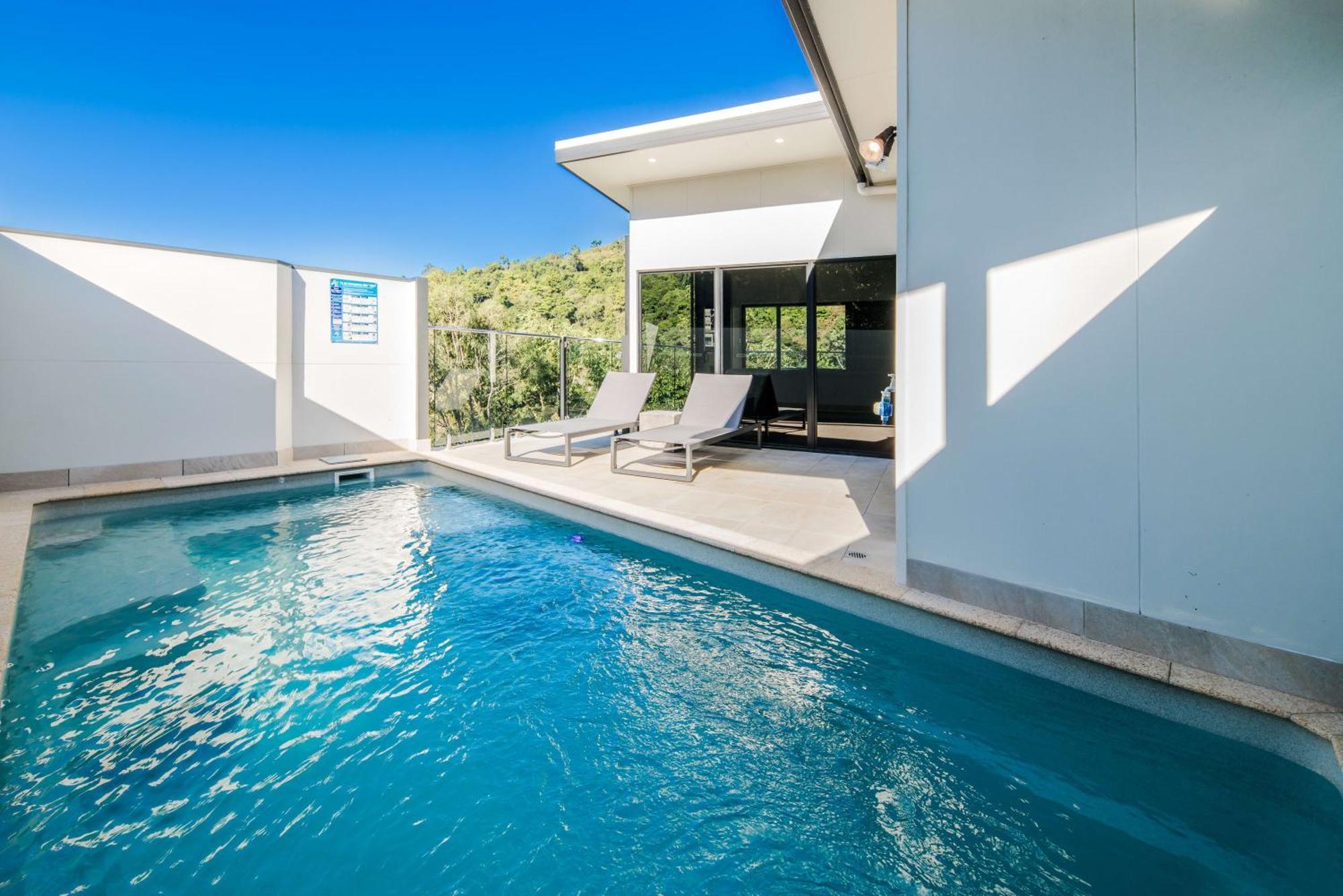 3 Bedroom Valley Views In Airlie