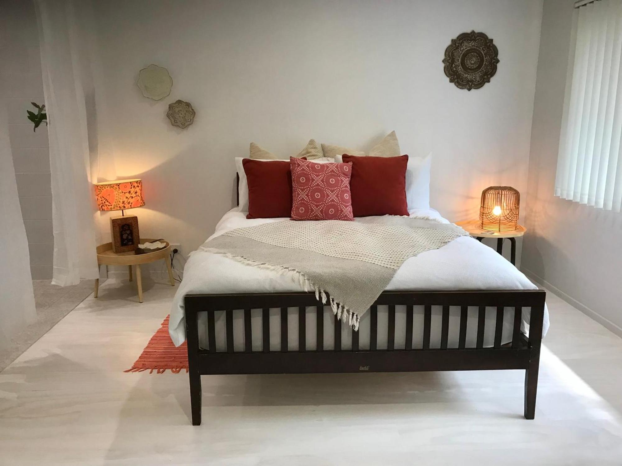 Lily Lamond, T/house, Outdoor Shower, 5 Min Walk To The Ocean, Airlie
