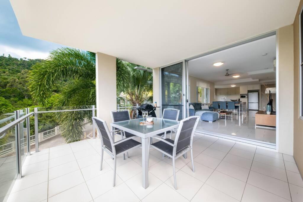 Apartment Whitsundays Ocean & Rainforest Views Airlie