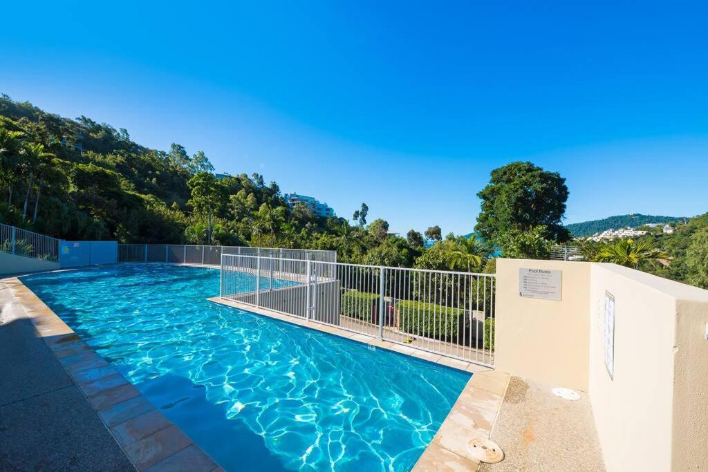 Whitsundays Ocean & Rainforest Views Airlie * Airlie Beach