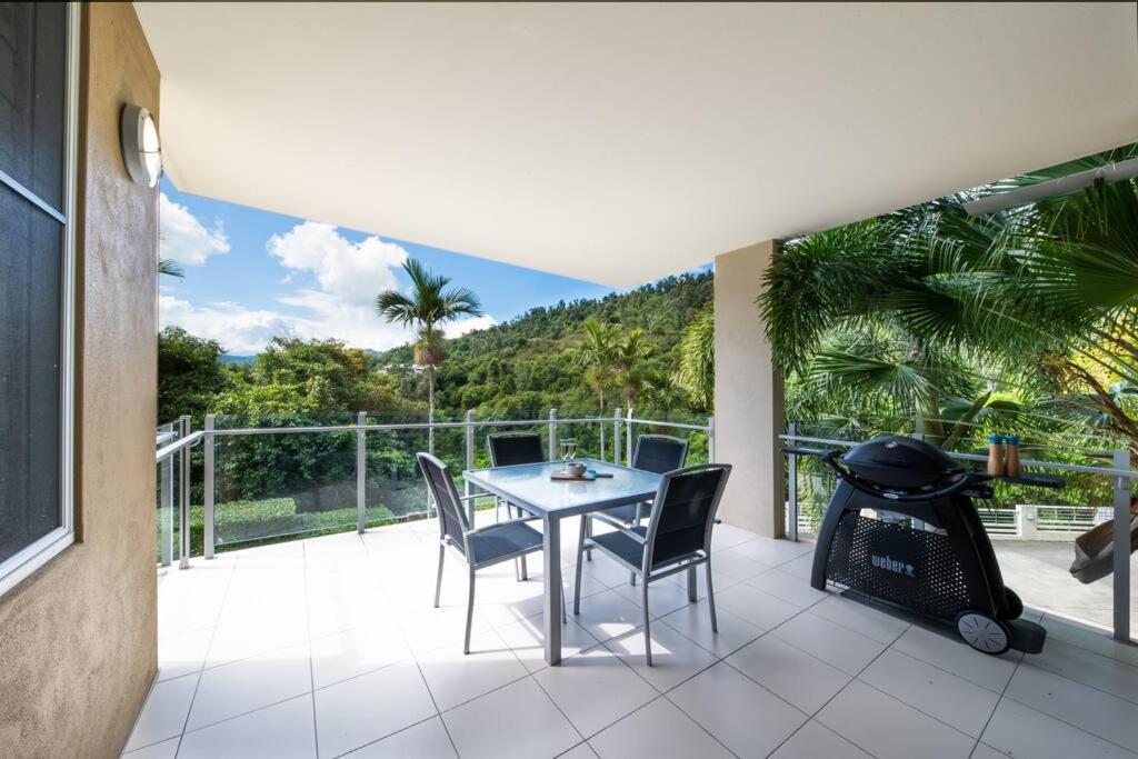 Whitsundays Ocean & Rainforest Views Airlie Apartment Airlie Beach