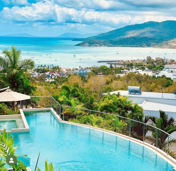 Views At 22, 2 King Beds, Ocean Views, Pool Airlie Beach