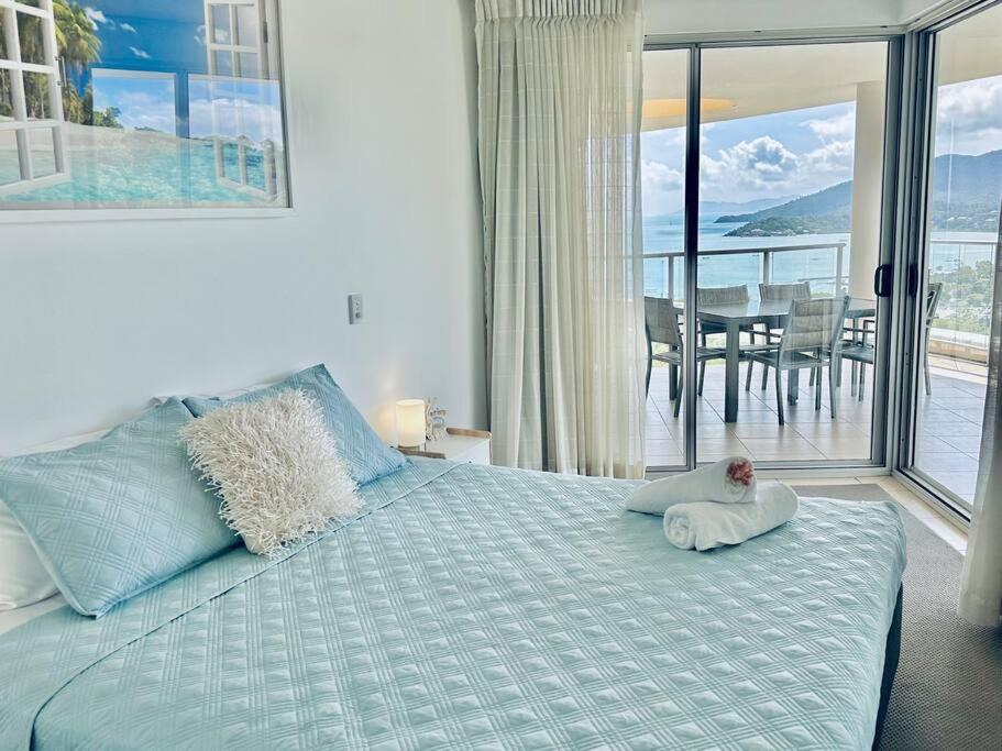 Views At 22, 2 King Beds, Ocean Views, Pool Apartment Airlie Beach