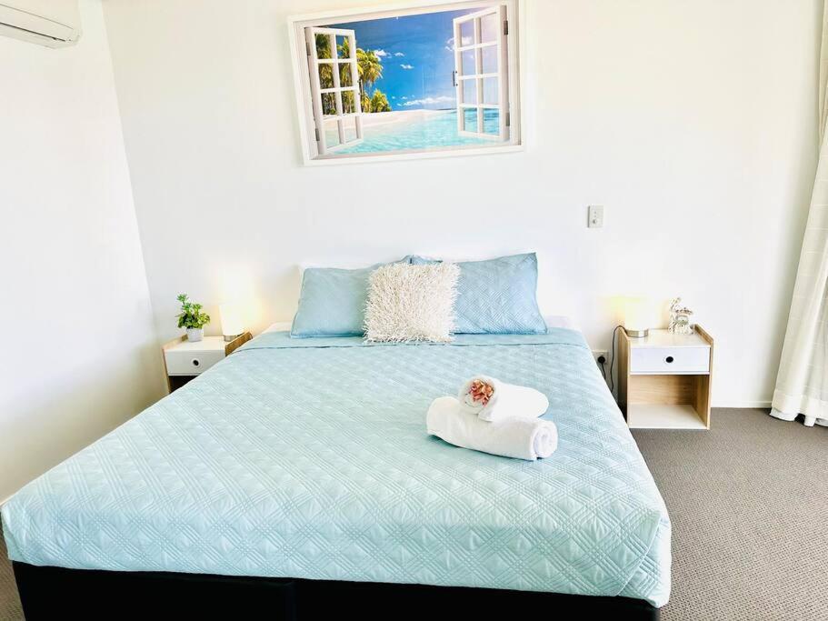 Views At 22, 2 King Beds, Ocean Views, Pool Airlie Beach