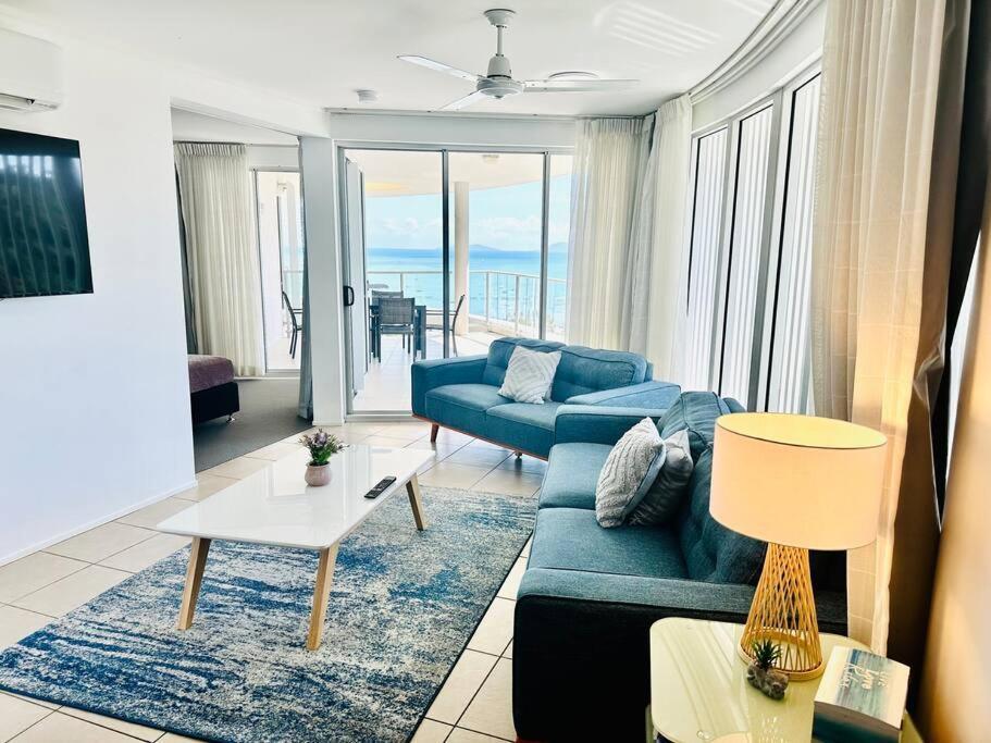 Views At 22, 2 King Beds, Ocean Views, Pool Apartment *