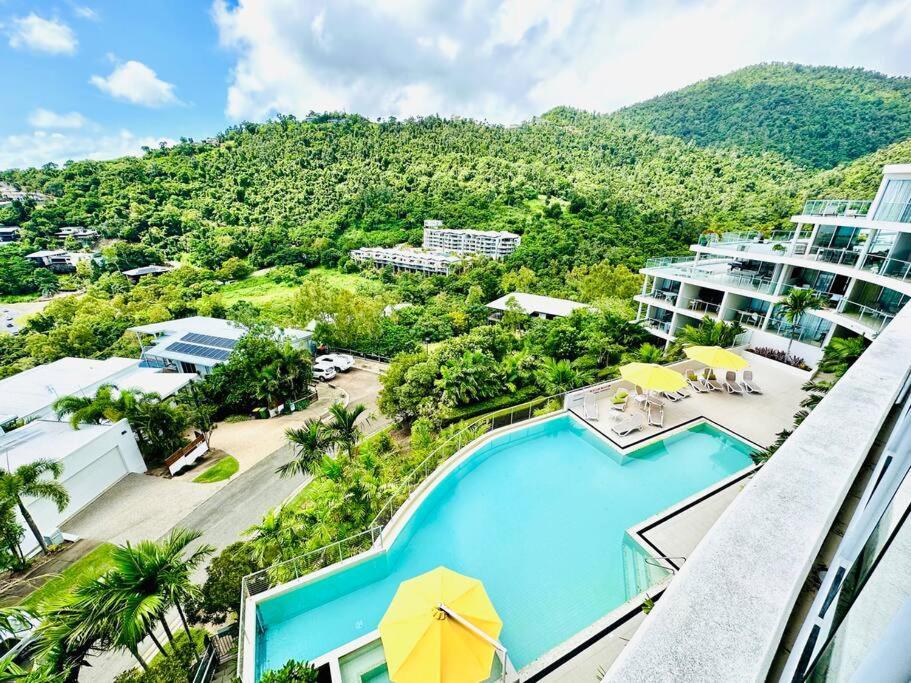 Views At 22, 2 King Beds, Ocean Views, Pool * Airlie Beach