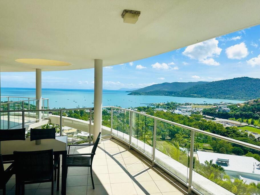 Views At 22, 2 King Beds, Ocean Views, Pool * Airlie Beach