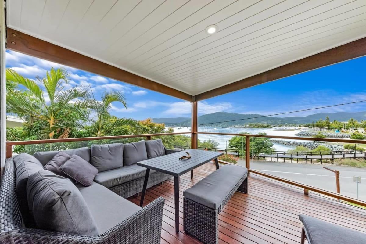 Day Dreaming - Mazlin House