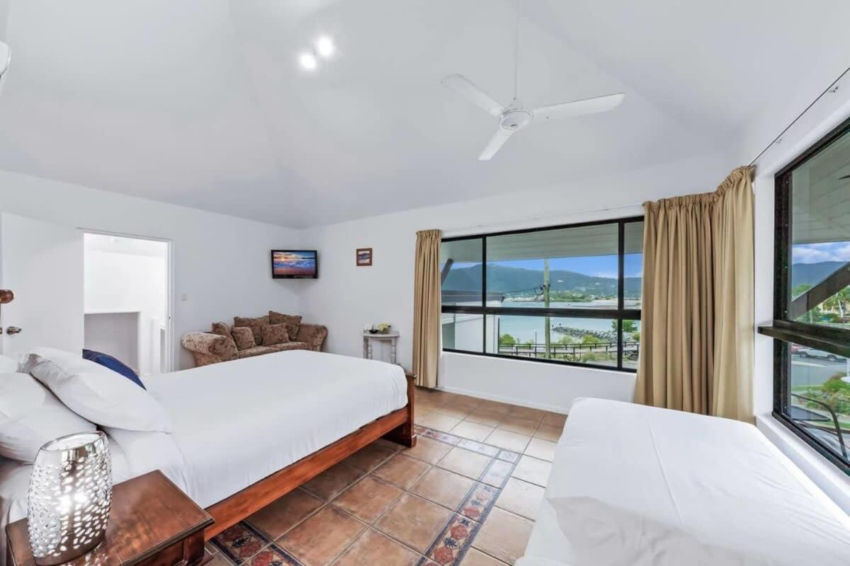 Day Dreaming - Mazlin House