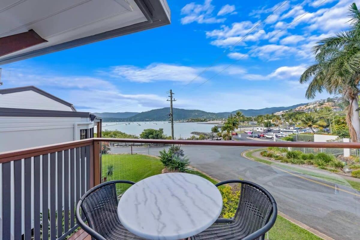 Day Dreaming - Mazlin House *