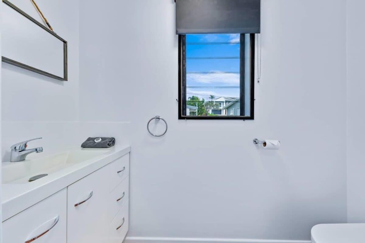 Day Dreaming - Mazlin House