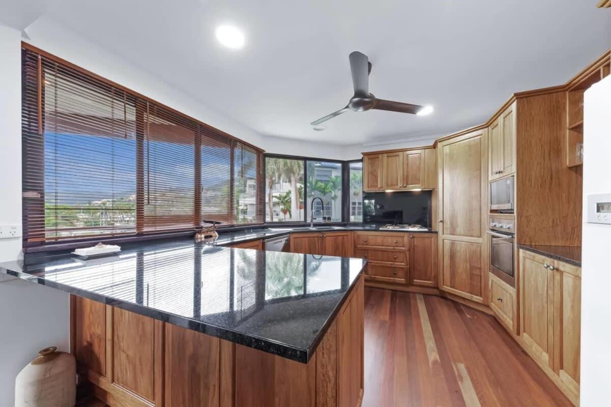 Day Dreaming - Mazlin House Airlie Beach