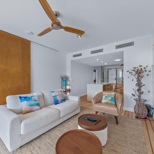 Marina Living With Views And Apartment *