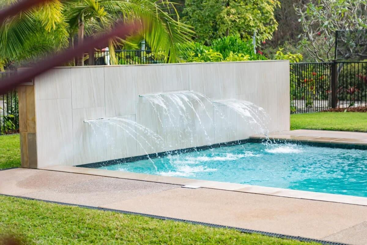 Marina Living With Views And * Airlie Beach