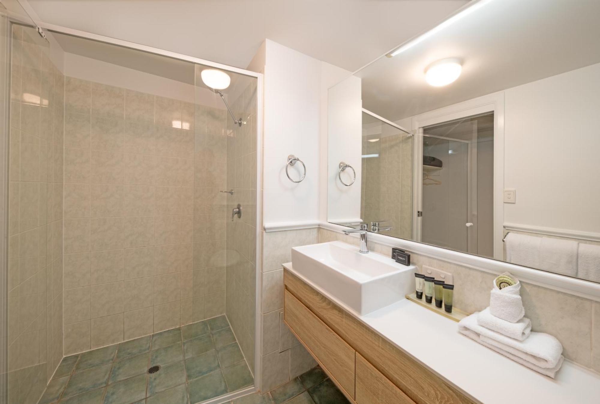 Resort At Water's Edge Airlie Beach