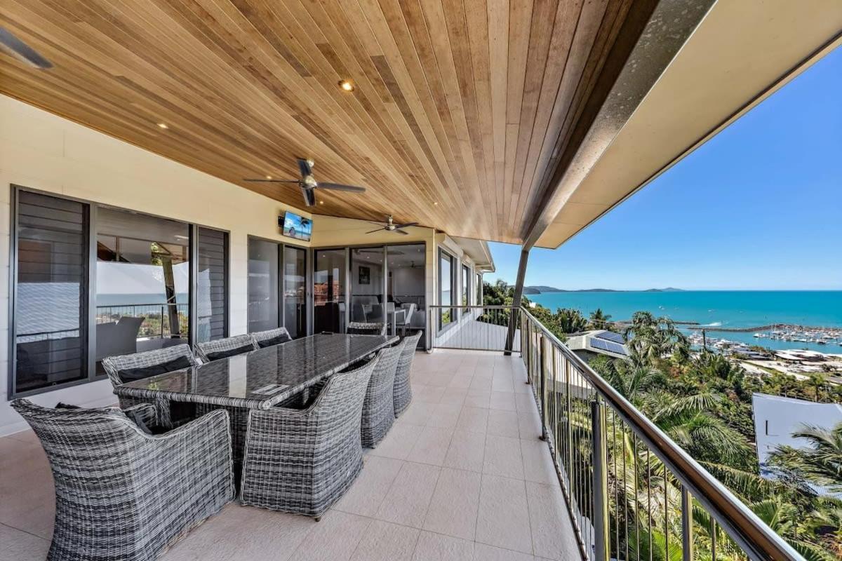 15 Kara - Luxurious With Million Dollar Views * Airlie Beach
