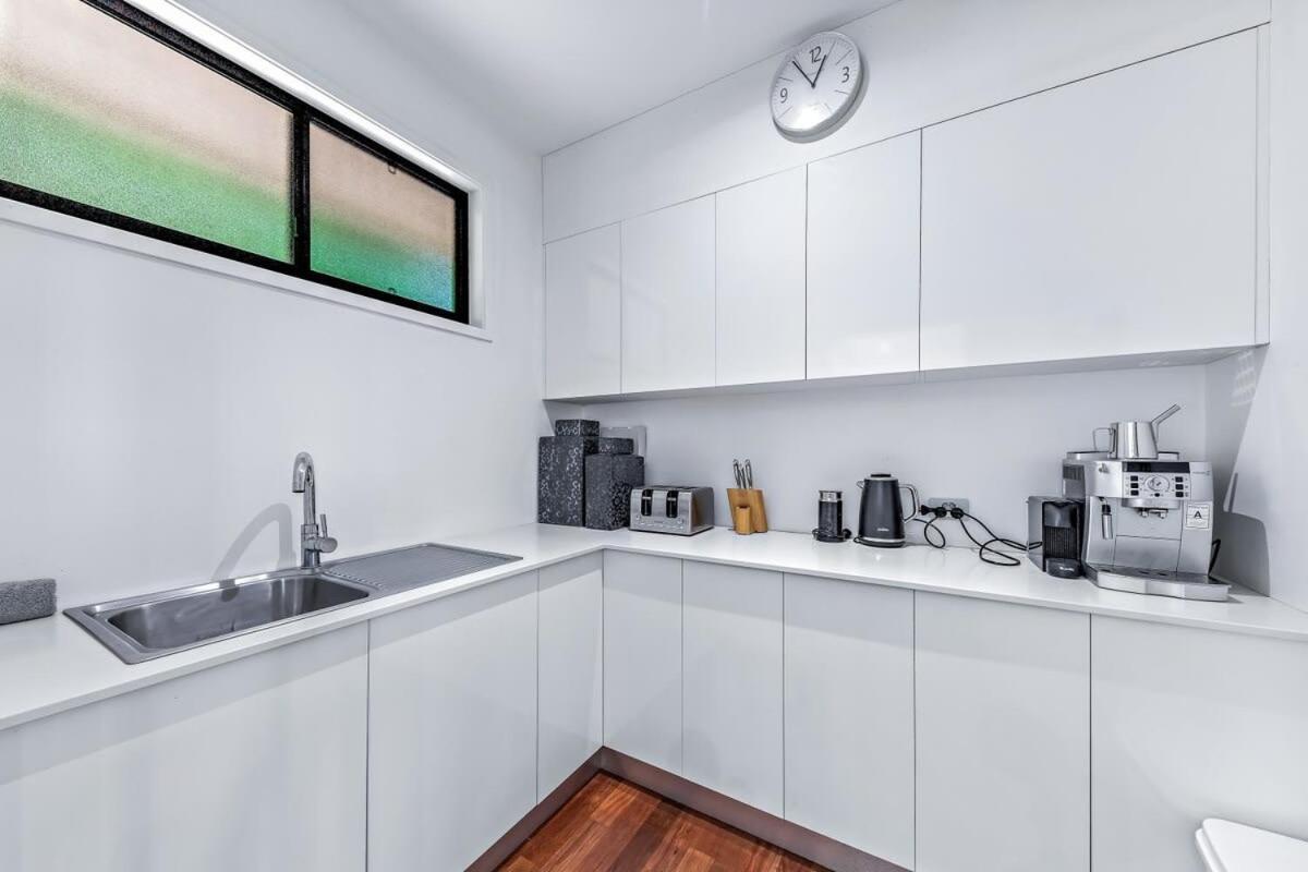 15 Kara - Luxurious With Million Dollar Views Holiday home Airlie Beach
