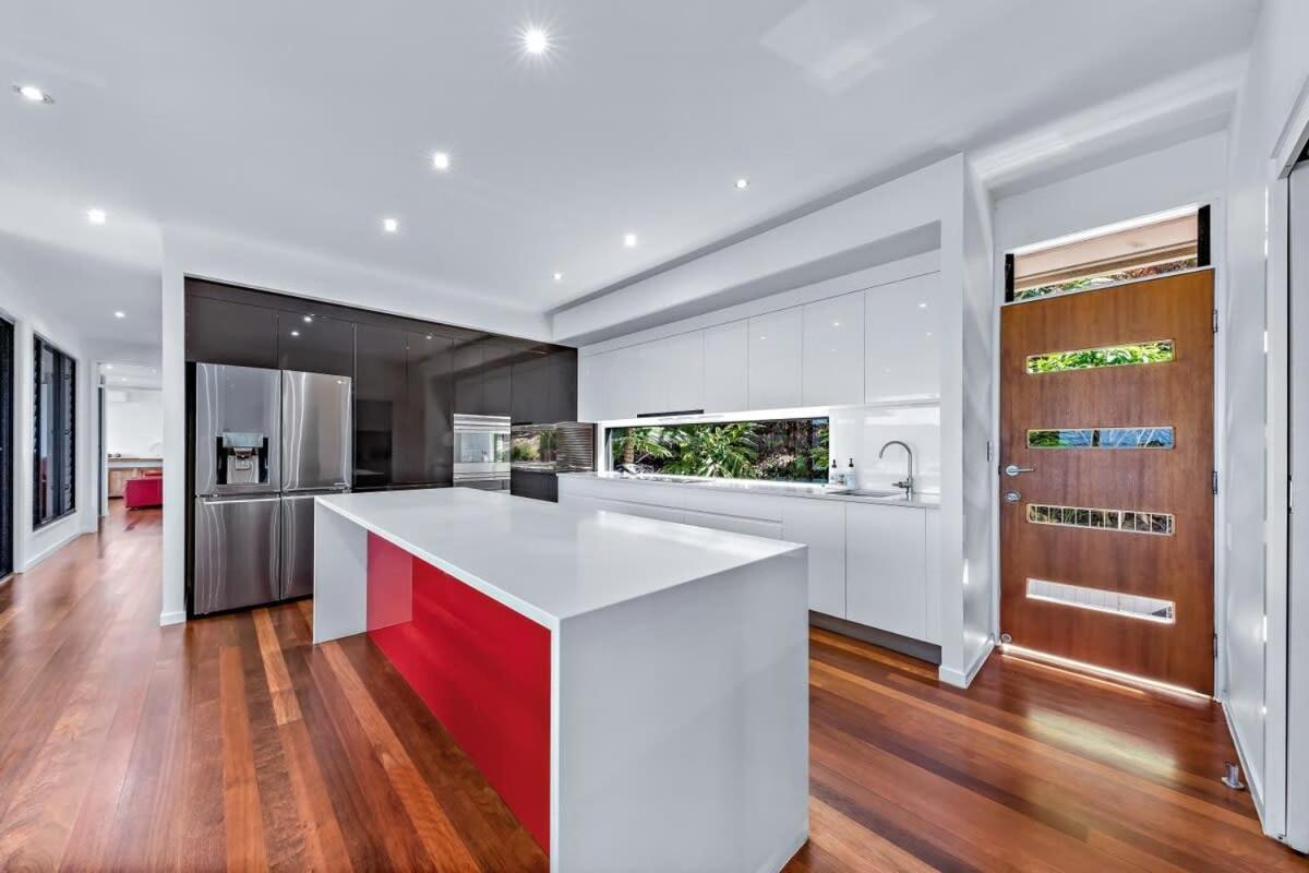 Holiday home 15 Kara - Luxurious With Million Dollar Views *