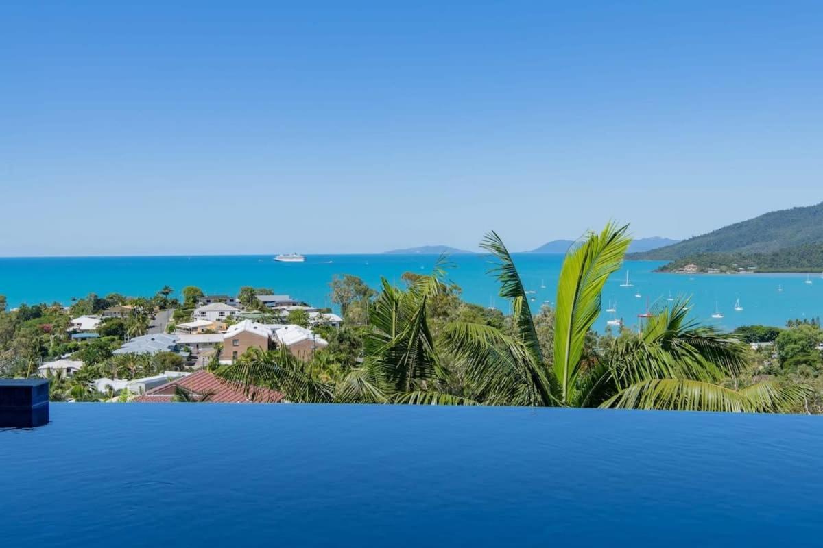 15 Kara - Luxurious With Million Dollar Views Holiday home *