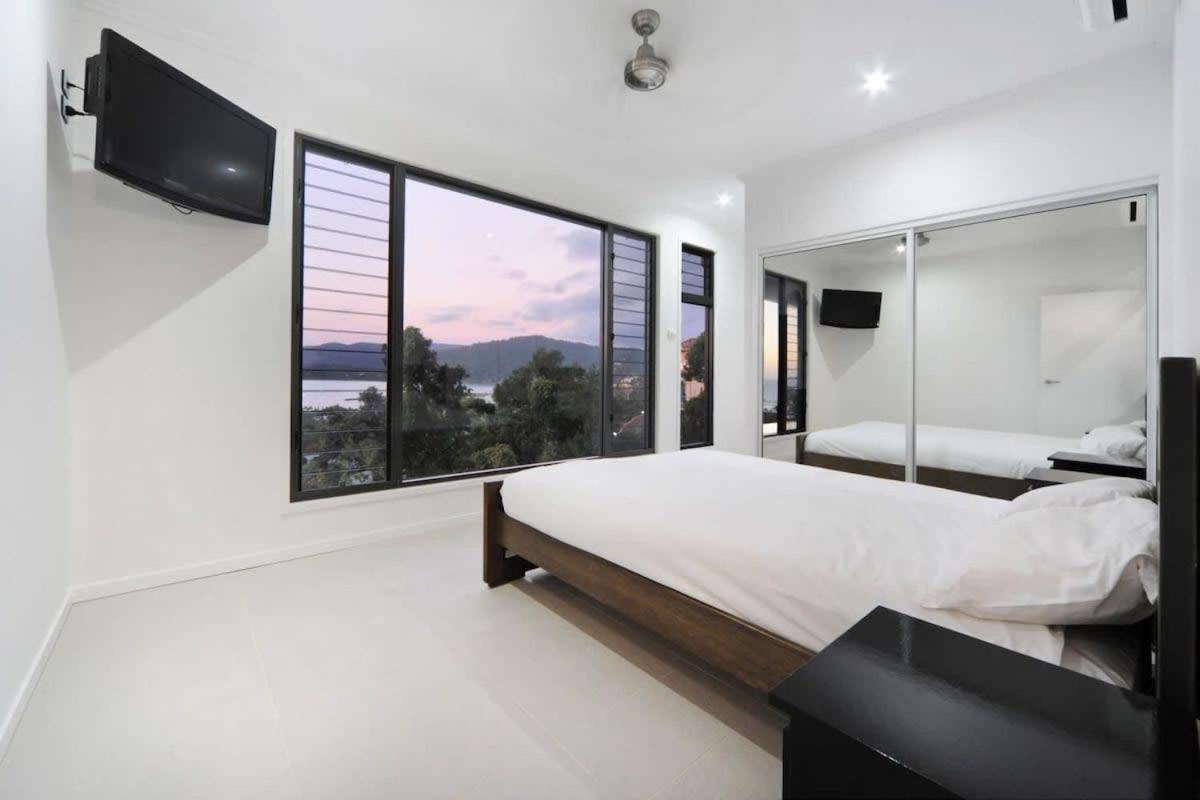15 Kara - Luxurious With Million Dollar Views Holiday home Airlie Beach