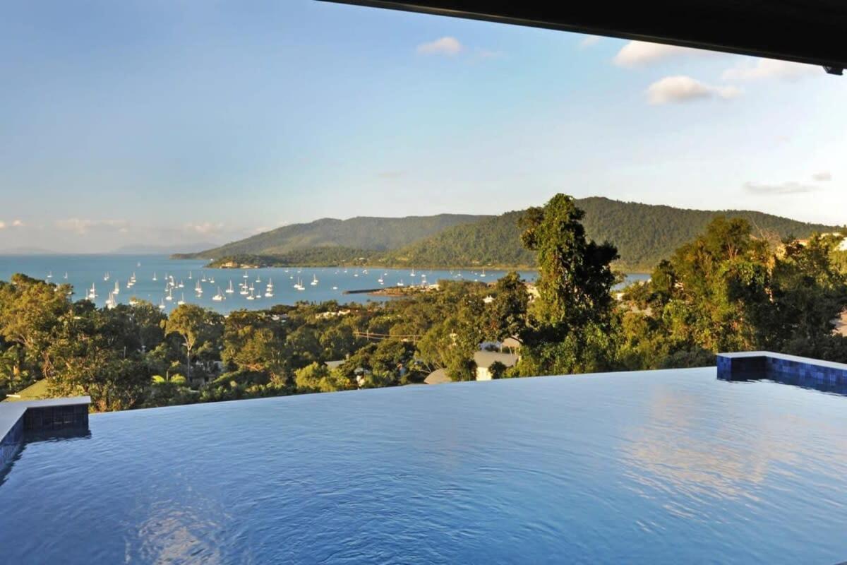 15 Kara - Luxurious With Million Dollar Views Holiday home Airlie Beach