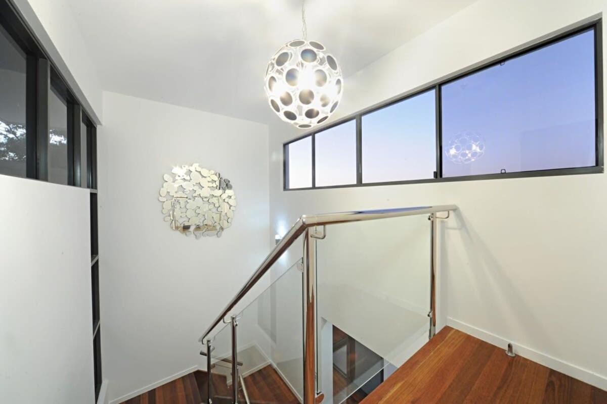 15 Kara - Luxurious With Million Dollar Views Airlie Beach