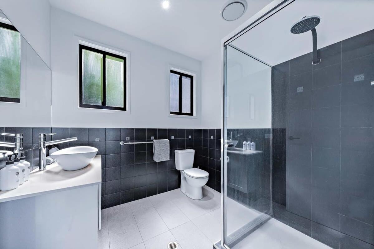 15 Kara - Luxurious With Million Dollar Views * Airlie Beach