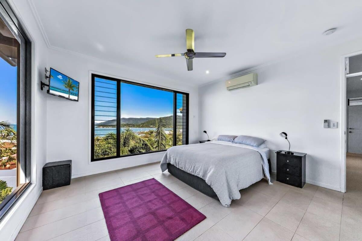 15 Kara - Luxurious With Million Dollar Views Holiday home Airlie Beach