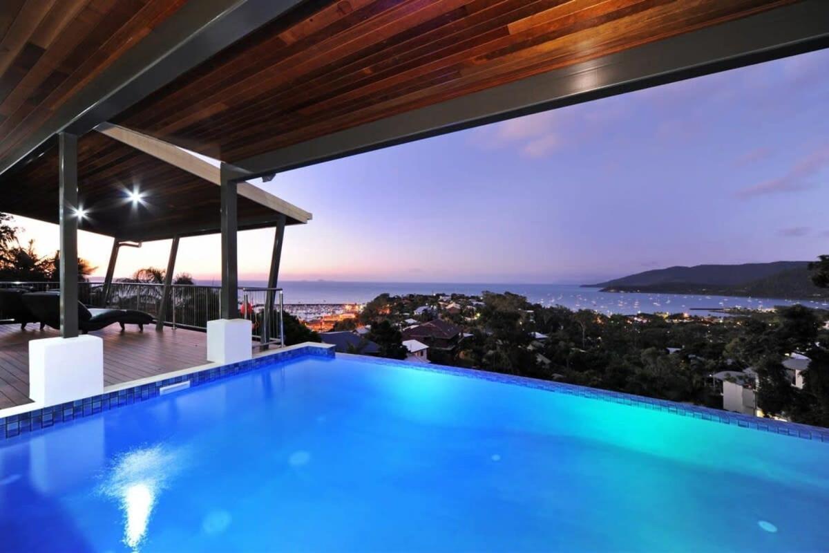 15 Kara - Luxurious With Million Dollar Views * Airlie Beach