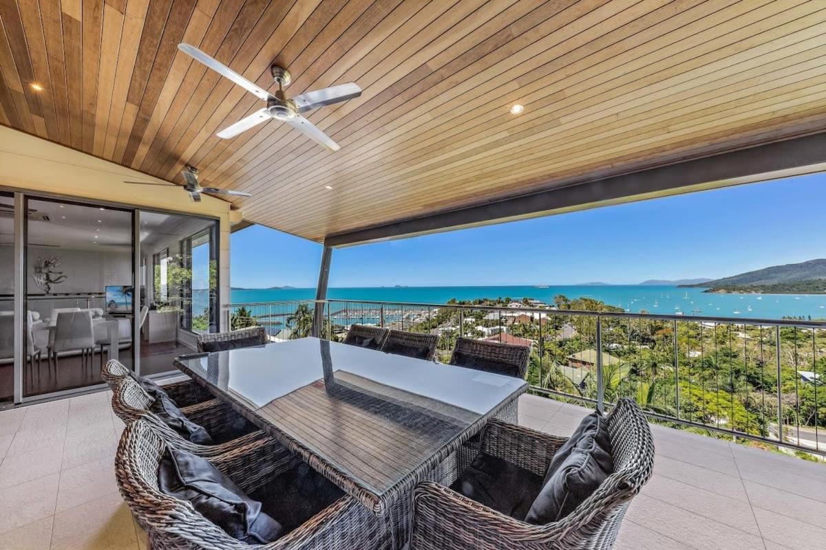 15 Kara - Luxurious With Million Dollar Views Holiday home Airlie Beach